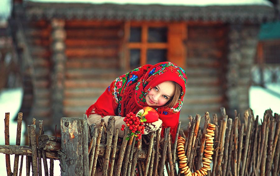 Sexy girl Women in Slavic costumes in Hamilton